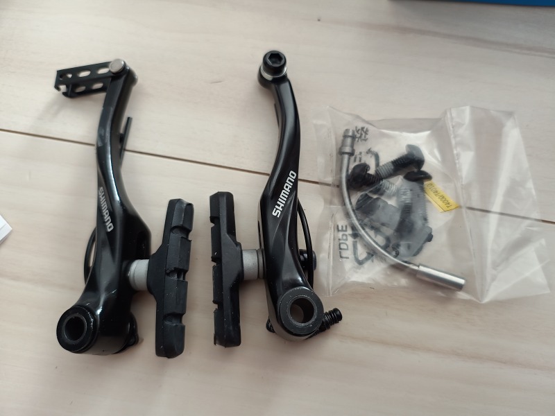 ジャイアントESCAPE RX4シマノのVブレーキ交換DIY | 通勤に便利